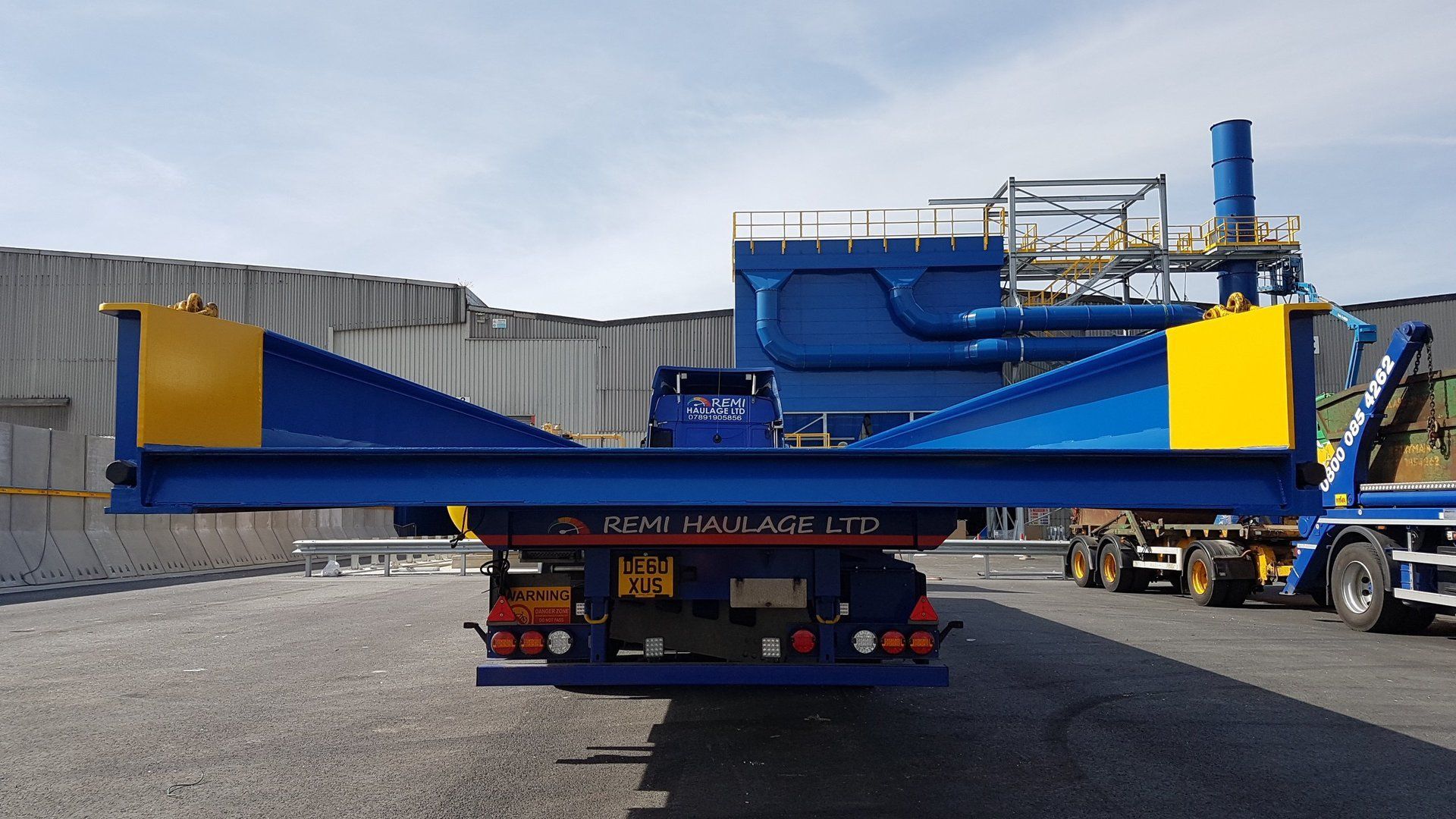 Specialist transport vehicle