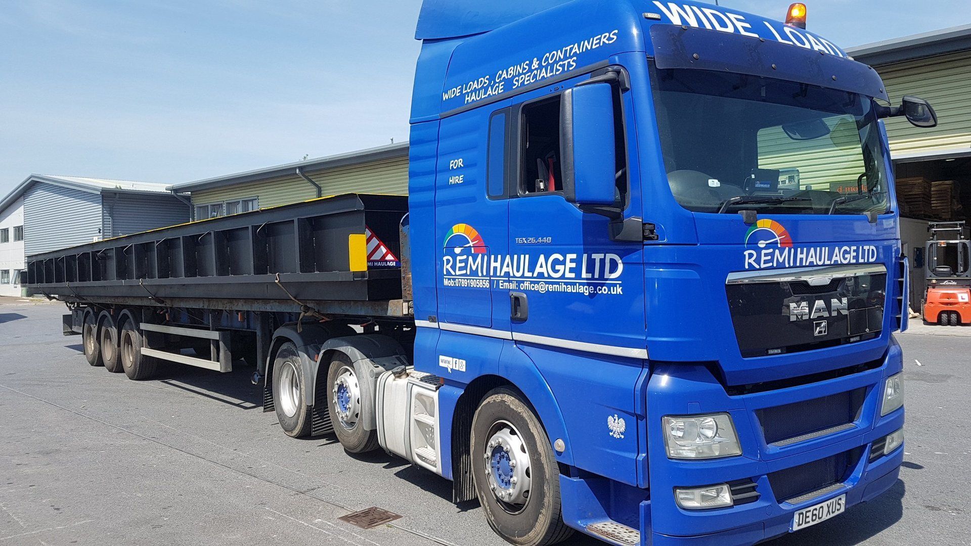 Wide freight transport